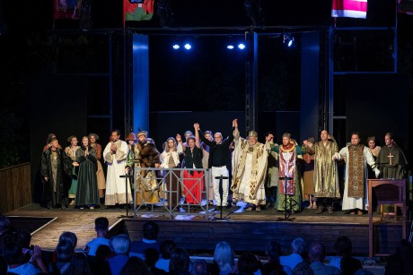 Történelmi előadás az Aranybulla-emlékműnél – Bemutatták A kiátkozott várost